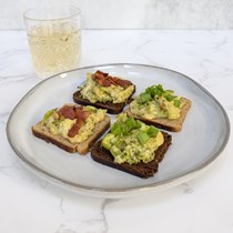 Gouda and Broccoli Cocktail Rye Appetizers